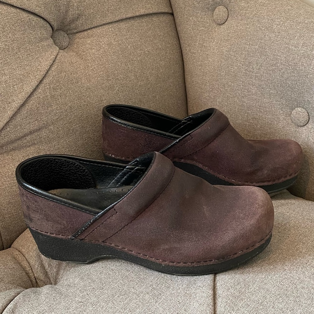 Dansko Clogs Size 39 - image 3